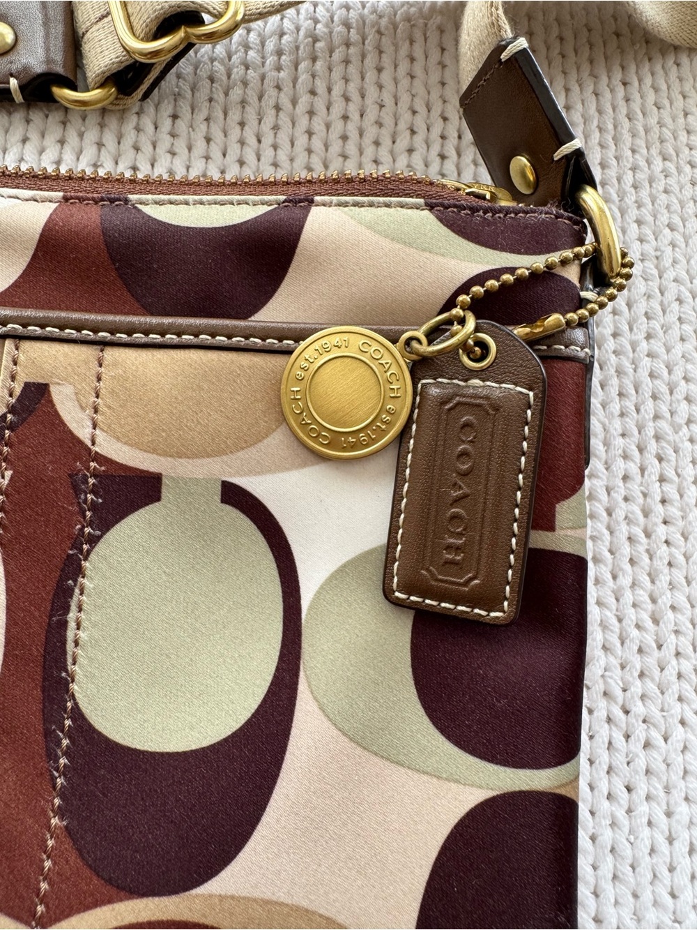 Vintage Coach Multi Oval Signature Canvas Crossbody Bag - Picture 2 of 5
